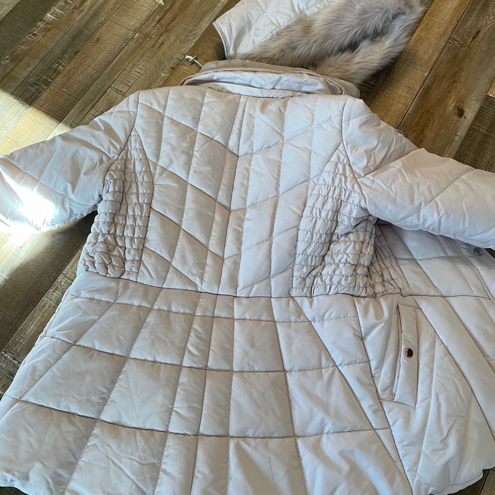 Susan Graver size small tan/pink puffer jacket